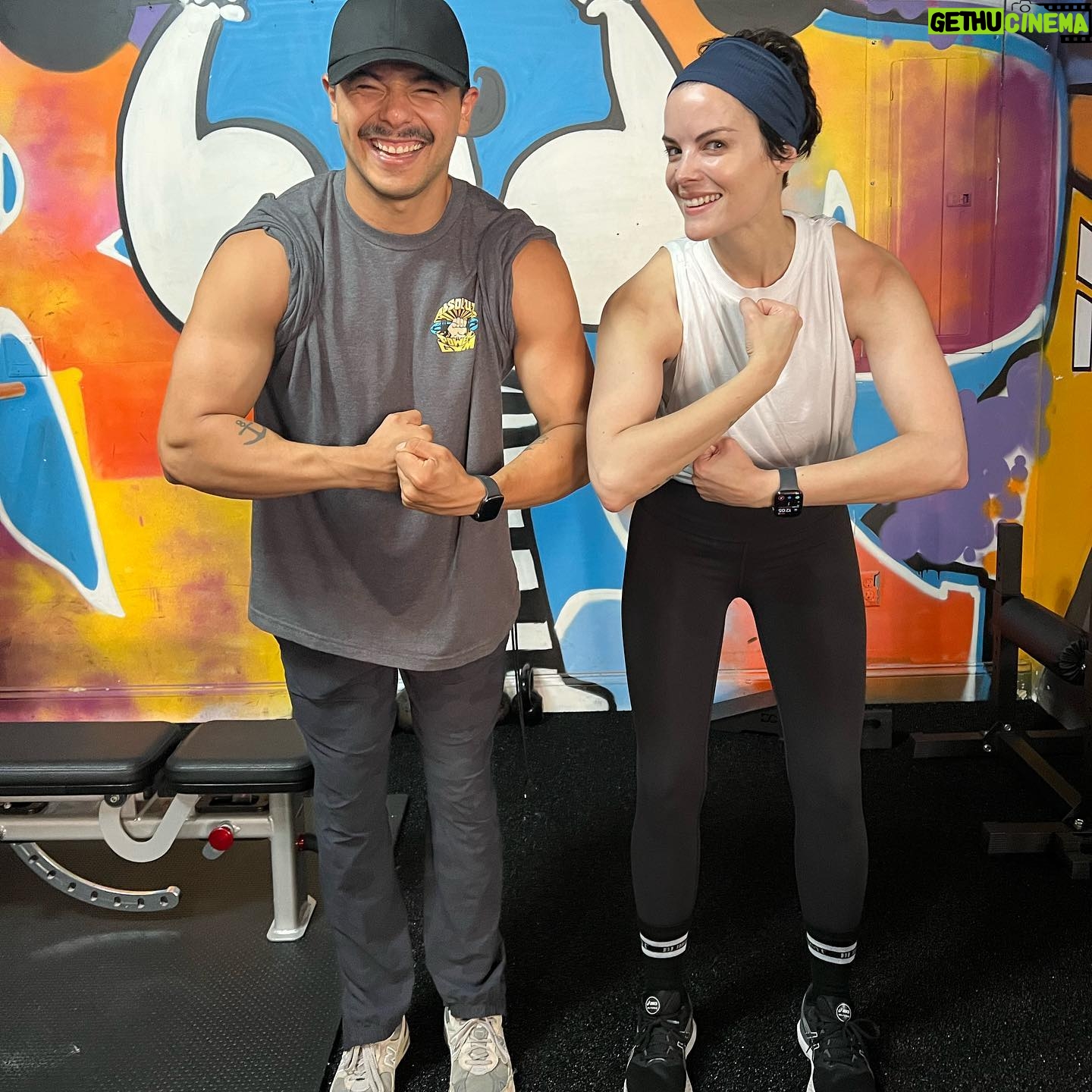 Jaimie Alexander Instagram - Hahaha this is @miguelojedam - my friend and weightlifting coach. 🏋🏻♀️ We have a good time 😂 #fitby40 💪🏻