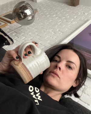 Jaimie Alexander Instagram - Accidental selfies pt 2 😂 which one is your favorite?! Btw, I have no idea wtf was happening in the second one or why I have a lazy eye🤷🏻‍♀️🥴🙌🏻 #selfie