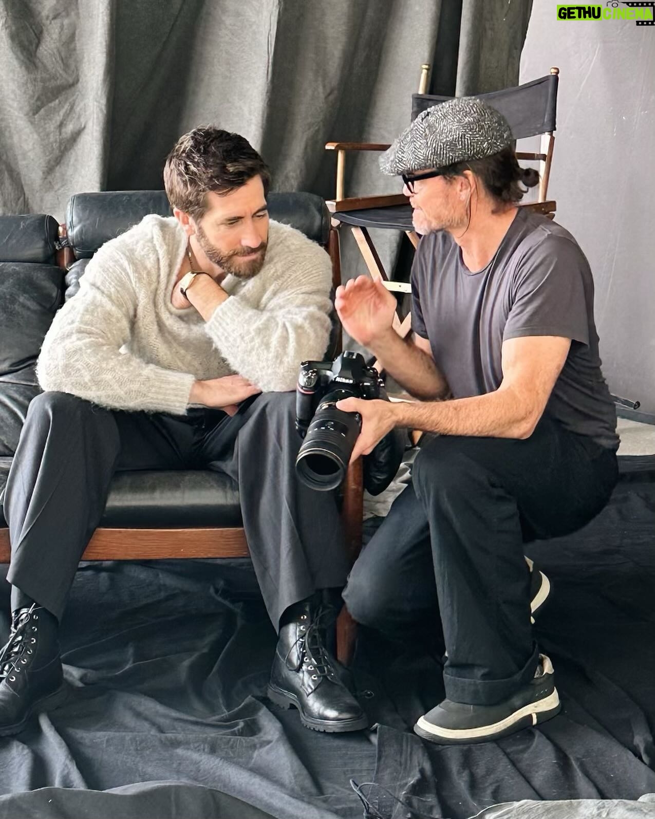 Jake Gyllenhaal Instagram - Another great day with yet another fantastic dog, fantastic team and a very relaxing couch! Thank you @lofficielhommesitalia @lofficieluk @matthewbrookesphoto