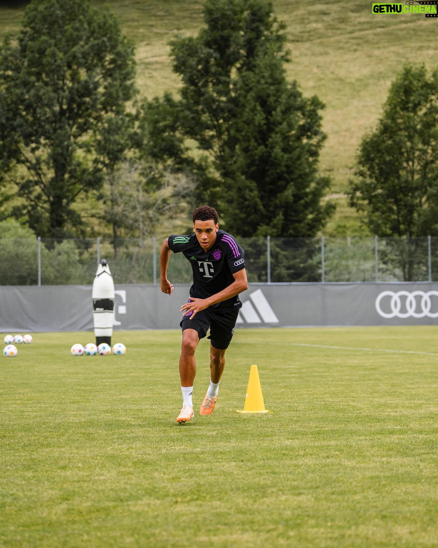 Jamal Musiala Instagram - Pre-season grind 💪🏽 @fcbayern