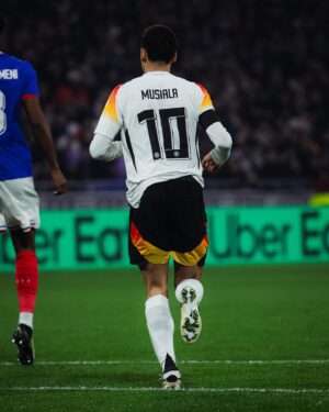Jamal Musiala Instagram - Good win - let‘s keep this up! 💪🏽🇩🇪