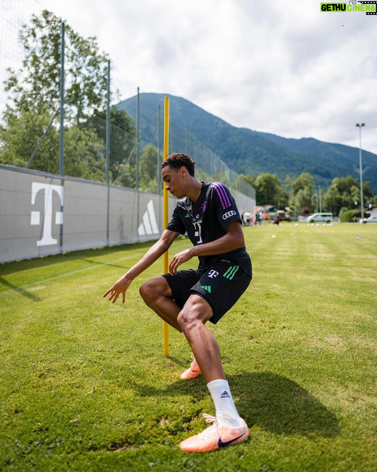 Jamal Musiala Instagram - Pre-season grind 💪🏽 @fcbayern