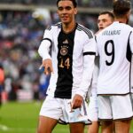 Jamal Musiala Instagram - A huge thank you to all of you for your incredible support last year! 🙏🏽 Now it’s time to focus on our goals for 2024. Best wishes and a happy, healthy and successful new year 💪🏽