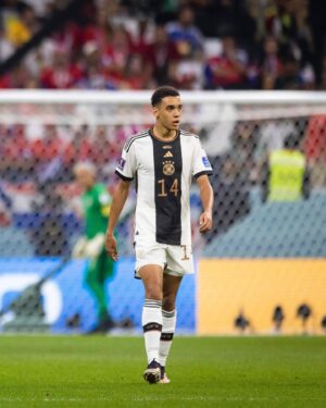 Jamal Musiala Instagram - Momentan fällt es mir noch schwer die richtigen Worte zu finden. Diese WM sollte mehr für uns werden, wir haben uns viel mehr vorgenommen. Definitiv! Die Enttäuschung ist gerade riesig.
Ich werde in den kommenden Wochen diese Erfahrung verarbeiten und sie nutzen, um daraus zu lernen. In 2023 werde ich mit voller Motivation angreifen.
Vielen Dank für eure großartige Unterstützung und Nachrichten - das bedeutet mir sehr viel 🙏🏽 

At the moment, it is still difficult for me to find the right words. This World Cup should be more for us, we have planned much more. Definitely! The disappointment is huge right now.
I will process this experience in the coming weeks and use it to learn from it. In 2023 I will attack with full motivation. 
Thank you very much for your great support and messages - that means a lot to me 🙏🏽