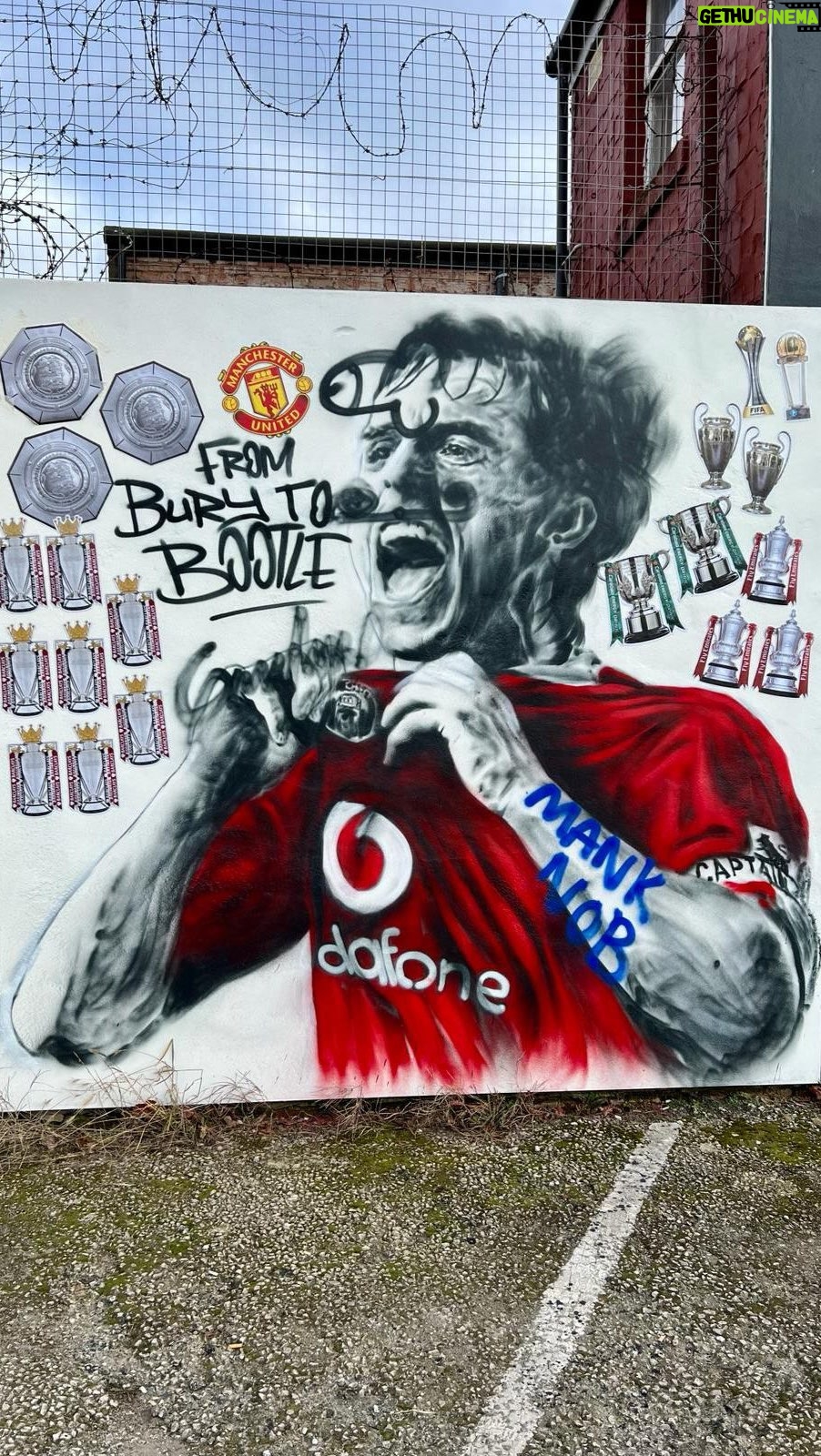 Jamie Carragher Instagram - Throwback to some epic banter with @gneville2 , @23_carra , @tonybellew and @murwalls last year on @wearetheoverlap , all thanks to @buzz16_ Watch the full episode and series of The Overlap on Tour now on Sky TV. #BanterReloaded #TheOverlap
