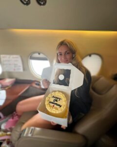 Jamie Lynn Spears Instagram - 10 years of marriage is something to proud of……like, that’s a long time to tolerate someone’s bs. Yay, us🤍👰🏼‍♀️ 3•14•14