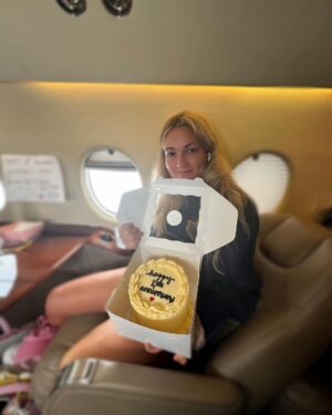 Jamie Lynn Spears Instagram - 10 years of marriage is something to proud of……like, that’s a long time to tolerate someone’s bs. Yay, us🤍👰🏼‍♀️
3•14•14