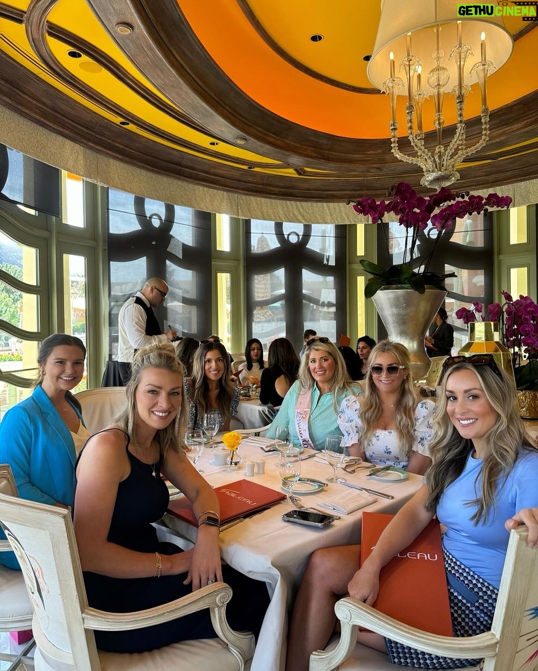 Jamie Lynn Spears Instagram - It takes an extra special reason to get this anxious group of moms away from our kiddos for even a couple hours, but this beautiful bride-to-be (and the Magic Mike Live show🤤) was definitely worth taking a girls trip to Vegas to celebrate🎉👰🏼♀️🎰🎲