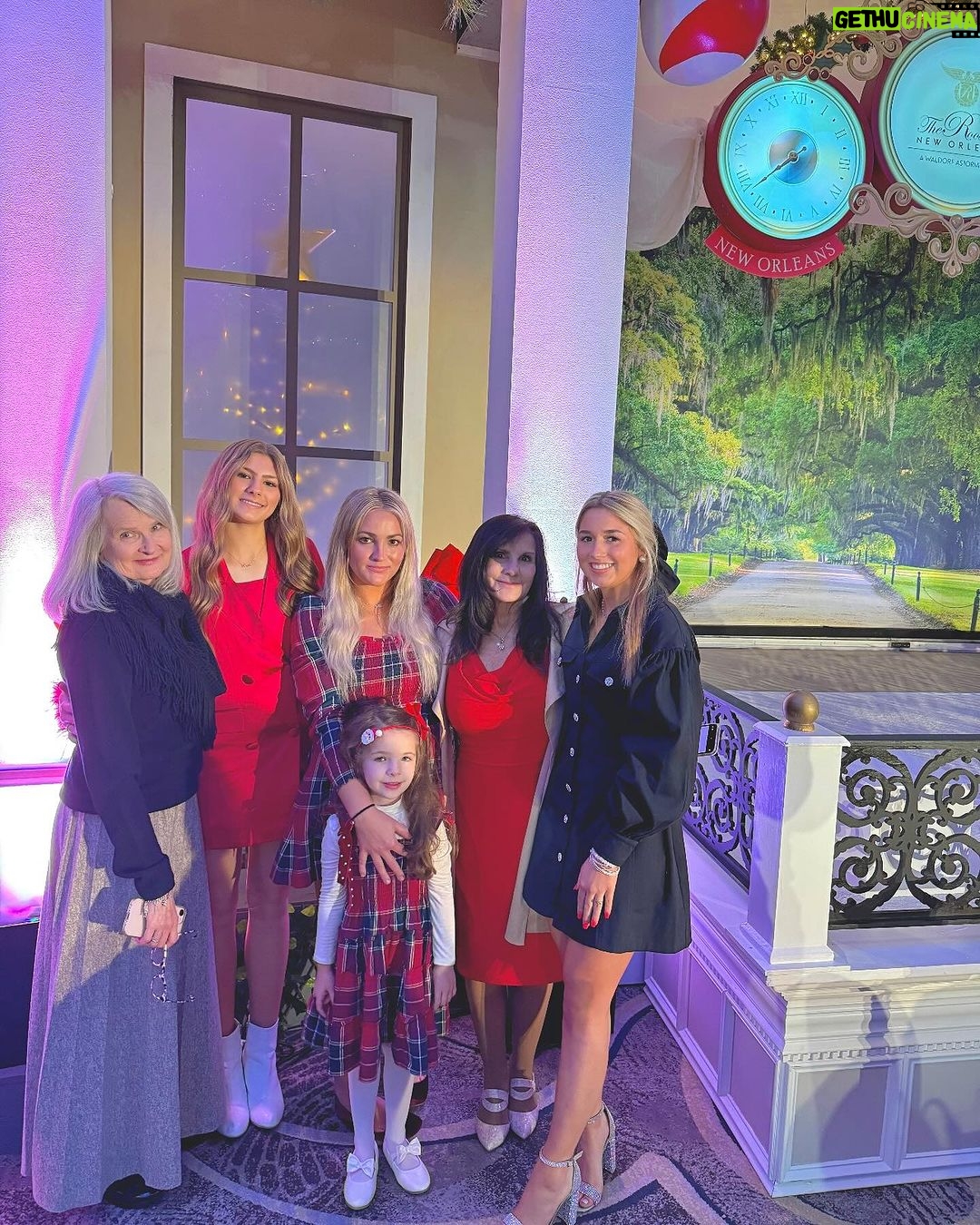 Jamie Lynn Spears Instagram - teddy tradition π§Έπ
πΌπ The Roosevelt New Orleans, a Waldorf Astoria Hotel