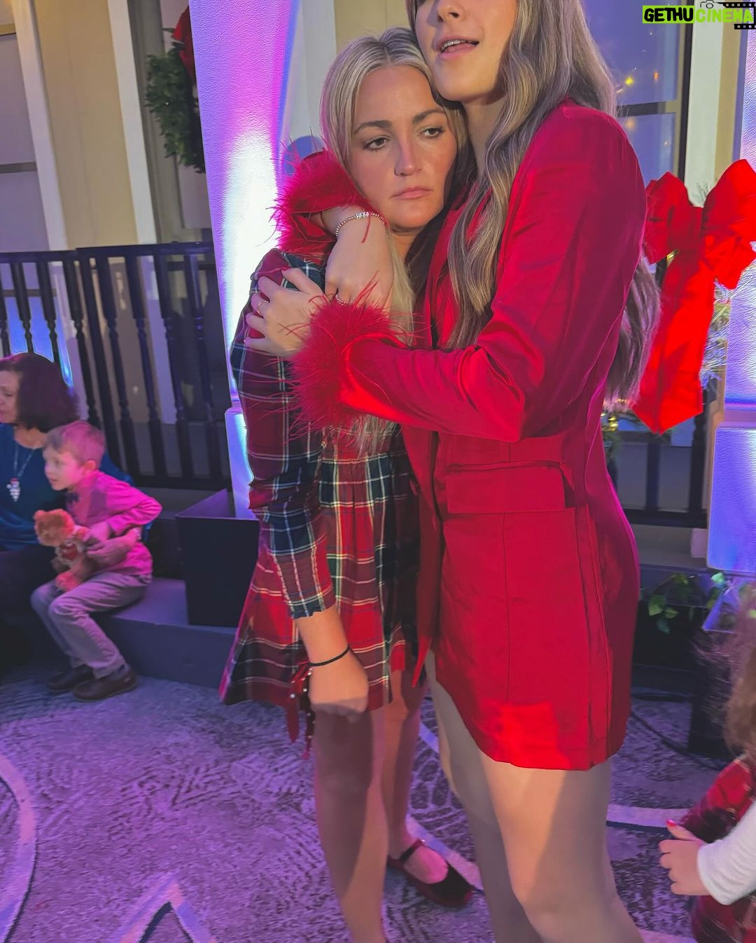 Jamie Lynn Spears Instagram - teddy tradition π§Έπ
πΌπ The Roosevelt New Orleans, a Waldorf Astoria Hotel