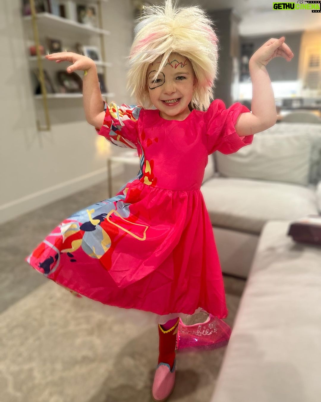 Jamie Lynn Spears Instagram - “Either you’re brainwashed or you’re weird”- Weird Barbie 👩🏻🎤👻👯♀️🎃🎀