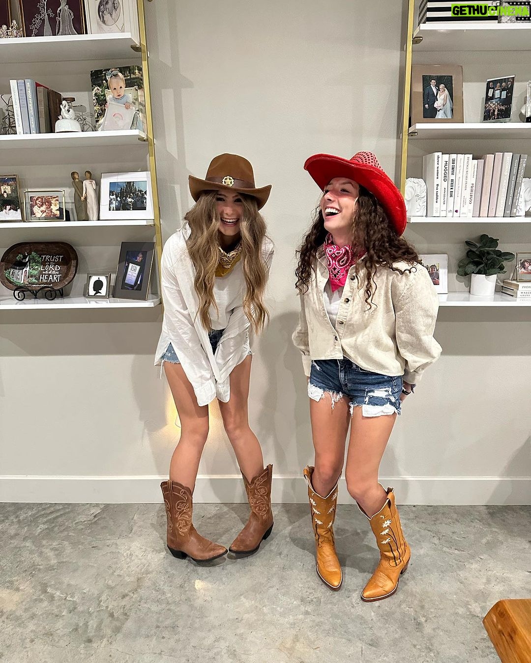 Jamie Lynn Spears Instagram - “Either you’re brainwashed or you’re weird”- Weird Barbie 👩🏻🎤👻👯♀️🎃🎀