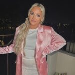 Jamie Lynn Spears Instagram - girly glam for a night out🎀 tried & failed to get better pic of the precious hair ribbon Four Seasons Hotel Los Angeles at Beverly Hills