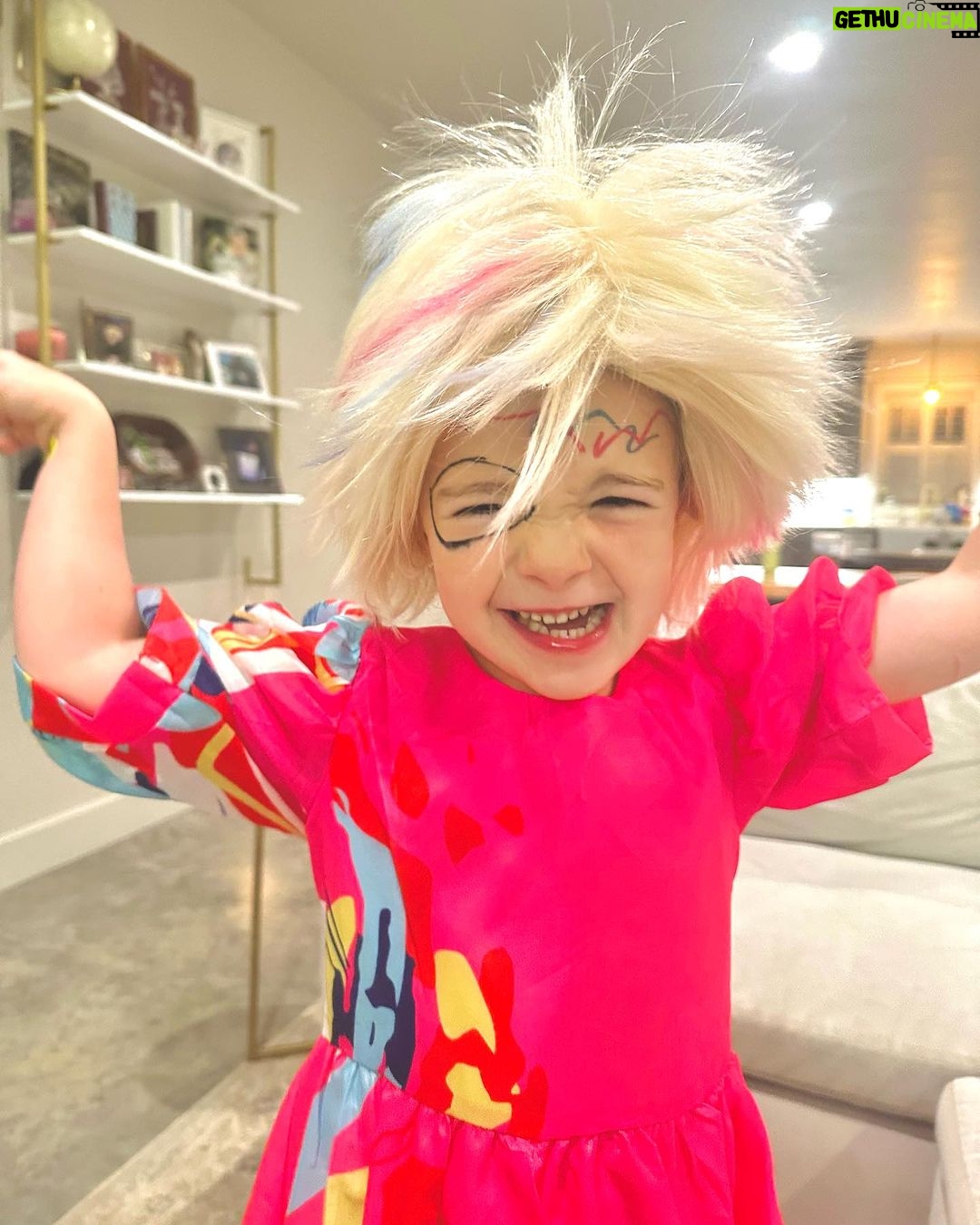 Jamie Lynn Spears Instagram - “Either you’re brainwashed or you’re weird”- Weird Barbie 👩🏻🎤👻👯♀️🎃🎀