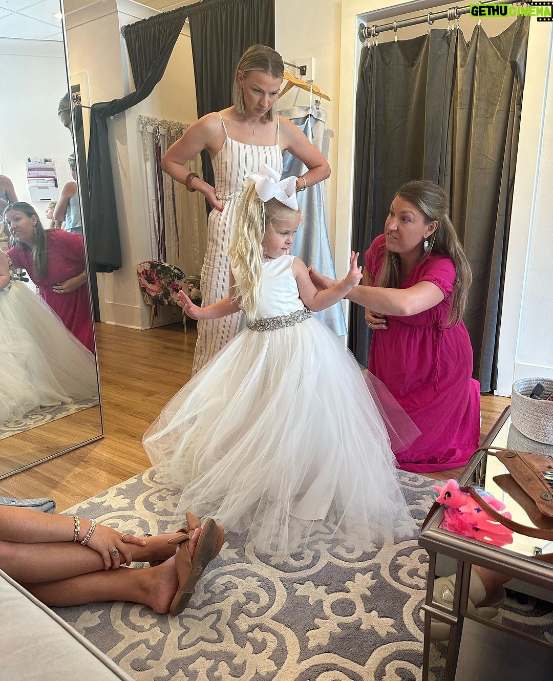 Jamie Lynn Spears Instagram - Hopefully, I am a much better maid of honor in real life, then I am on screen๐ฐ๐ผโโ๏ธ๐ Let the shenanigans begin๐ฏโโ๏ธ๐๐ผ