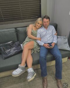 Jamie Lynn Spears Instagram - Find you someone who loves you almost as much as they love looking at their phone ❣️🤳💕