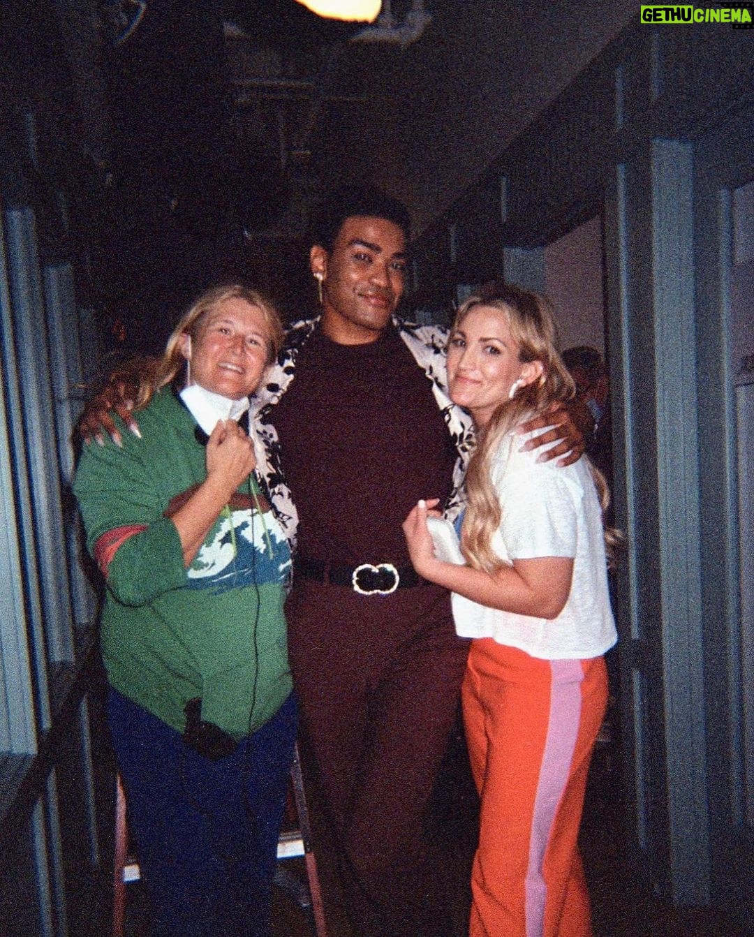 Jamie Lynn Spears Instagram - Stealing these photos from our amazing #ZOEY102 writers @monicajoysherer @maddywhitby 💙💜 can’t wait for y’all to see what a good time we had making this👯‍♀️JULY 27th on @paramountplus • #ZOEY102 #ZOEY102themovie #ZOEY101reboot