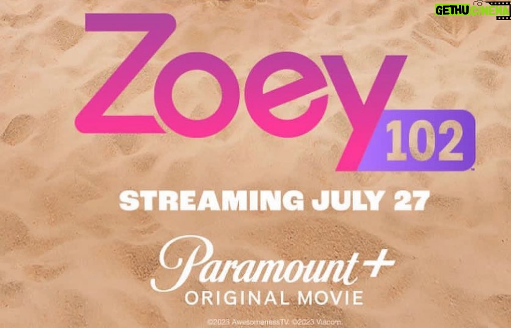 Jamie Lynn Spears Instagram - CHEERS to being 1 MONTH away from the new #ZOEY102 movie premiering JULY 27th on @paramountplus🥂💙🍻💜