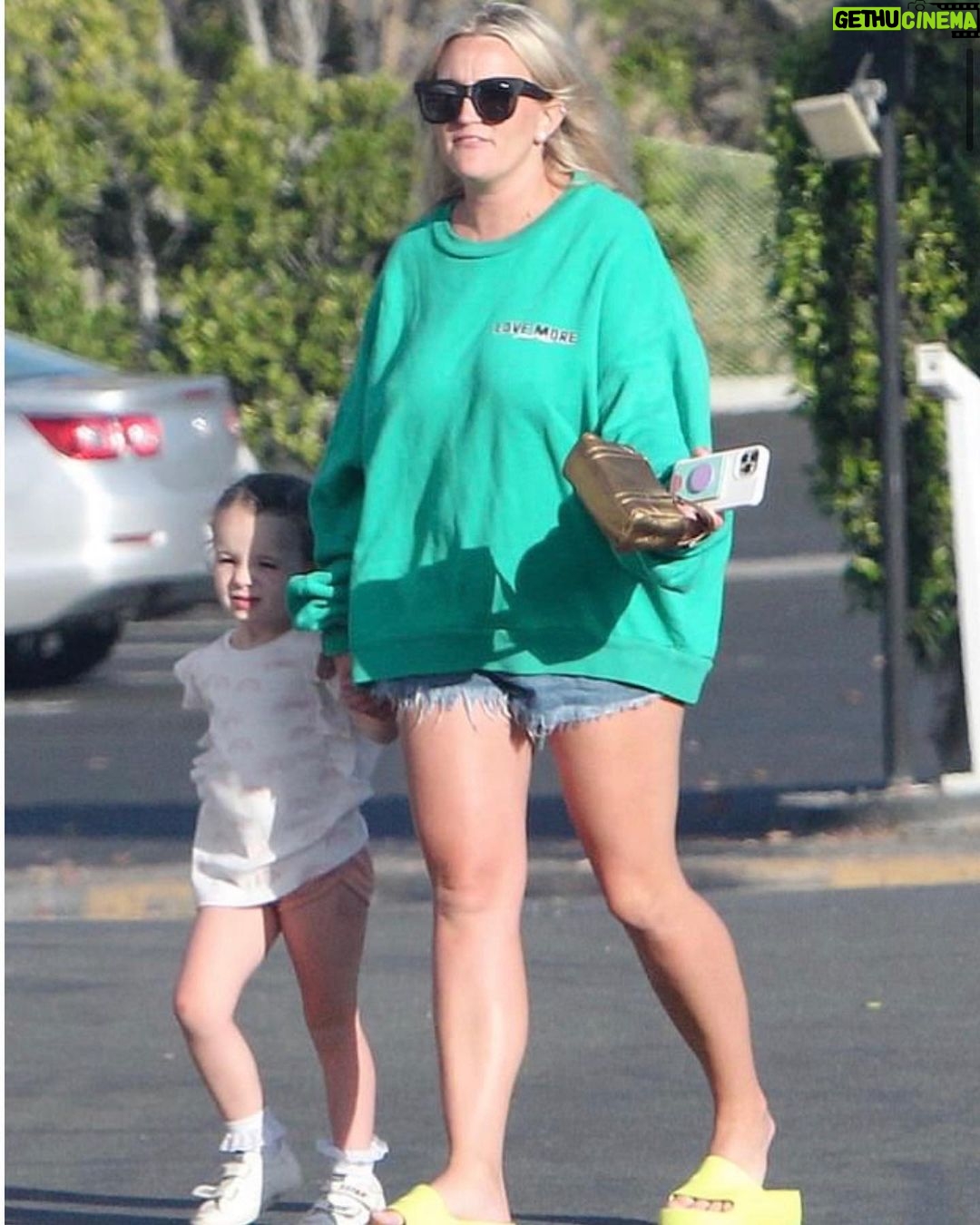 Jamie Lynn Spears Instagram - Karma’s a relaxing thought. -t. swift