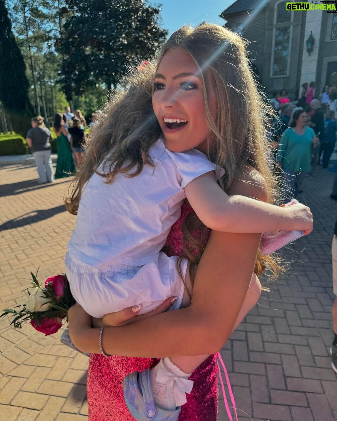 Jamie Lynn Spears Instagram - very busy weekend w/ my 2 fav girls. mama is tired. many more pics to share after I catch my breath, and wrap my head around how fast they grow up on usππ€π―ββοΈ Strawberry Manor Event Venue