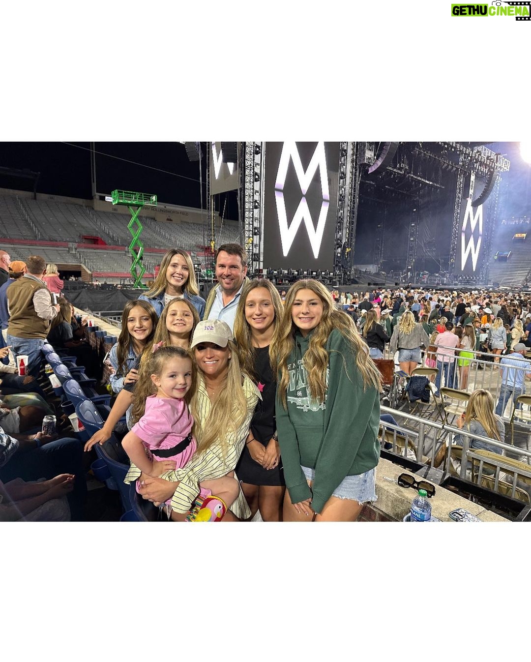 Jamie Lynn Spears Instagram - Yee-haw 🤠🏟️🪕
