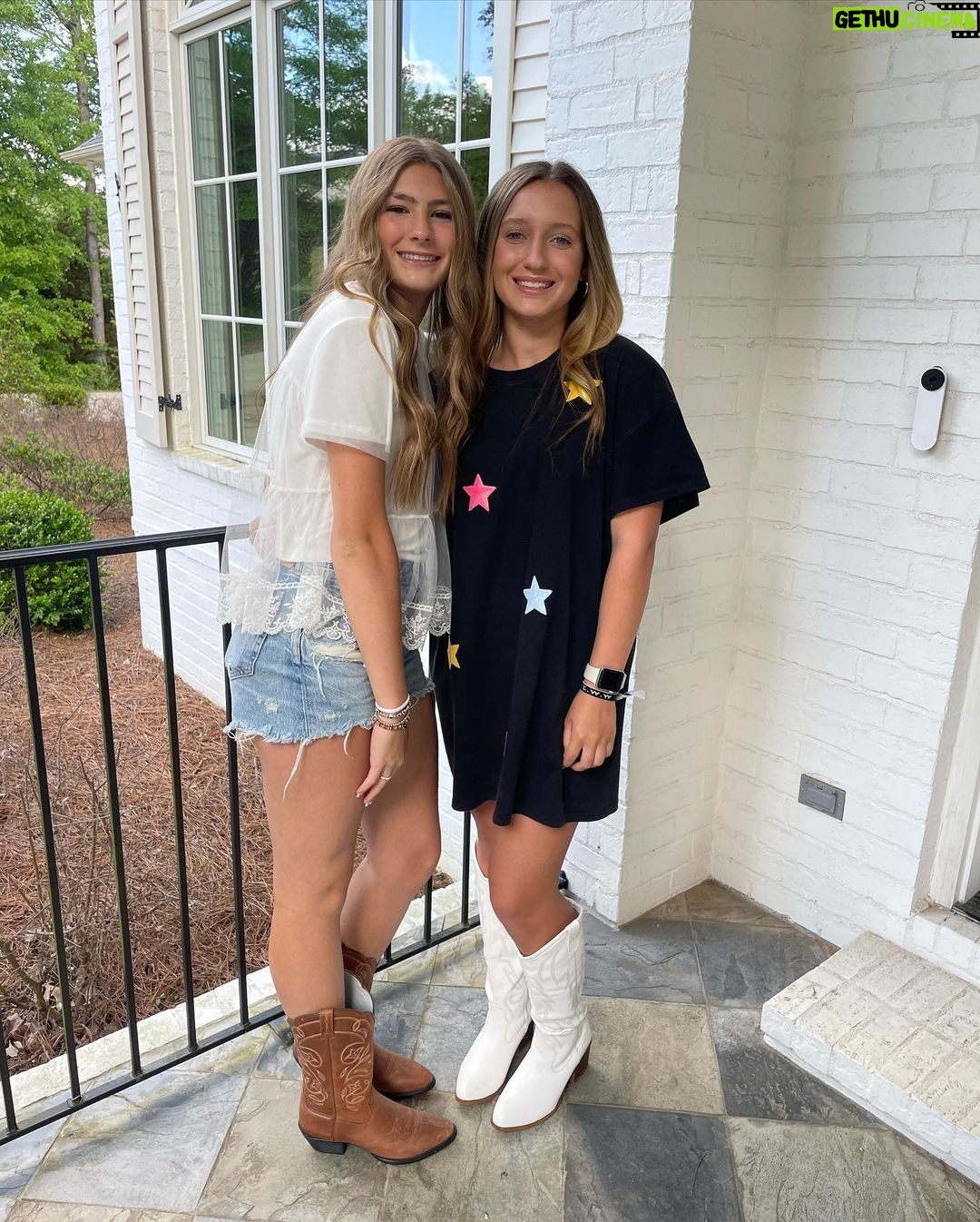 Jamie Lynn Spears Instagram - Yee-haw 🤠🏟️🪕