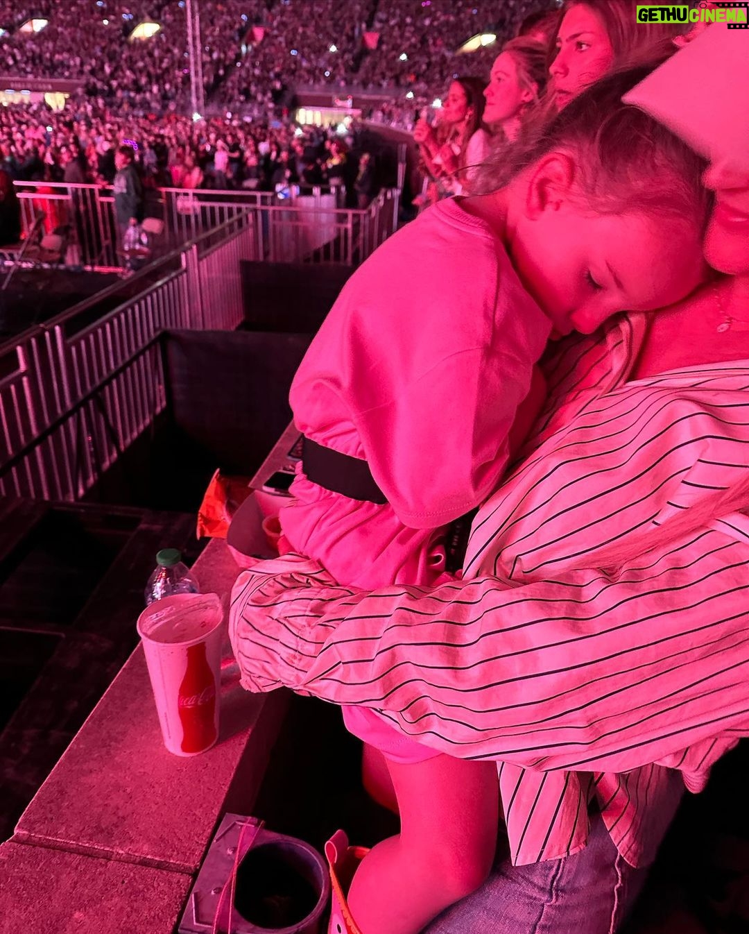 Jamie Lynn Spears Instagram - Yee-haw 🤠🏟️🪕