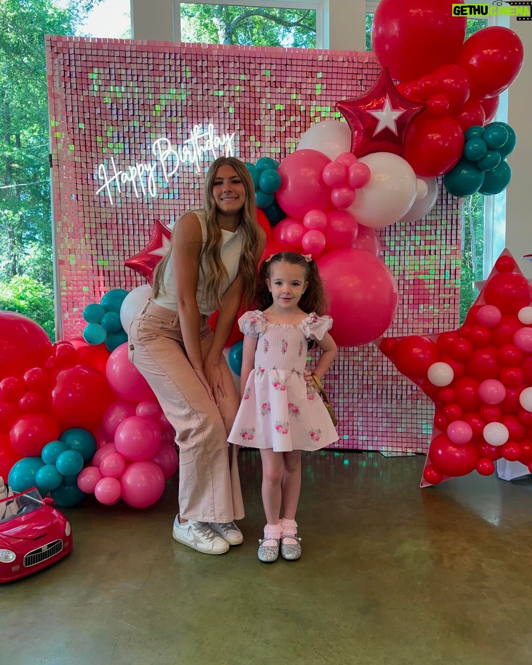 Jamie Lynn Spears Instagram - very busy weekend w/ my 2 fav girls. mama is tired. many more pics to share after I catch my breath, and wrap my head around how fast they grow up on usππ€π―ββοΈ Strawberry Manor Event Venue