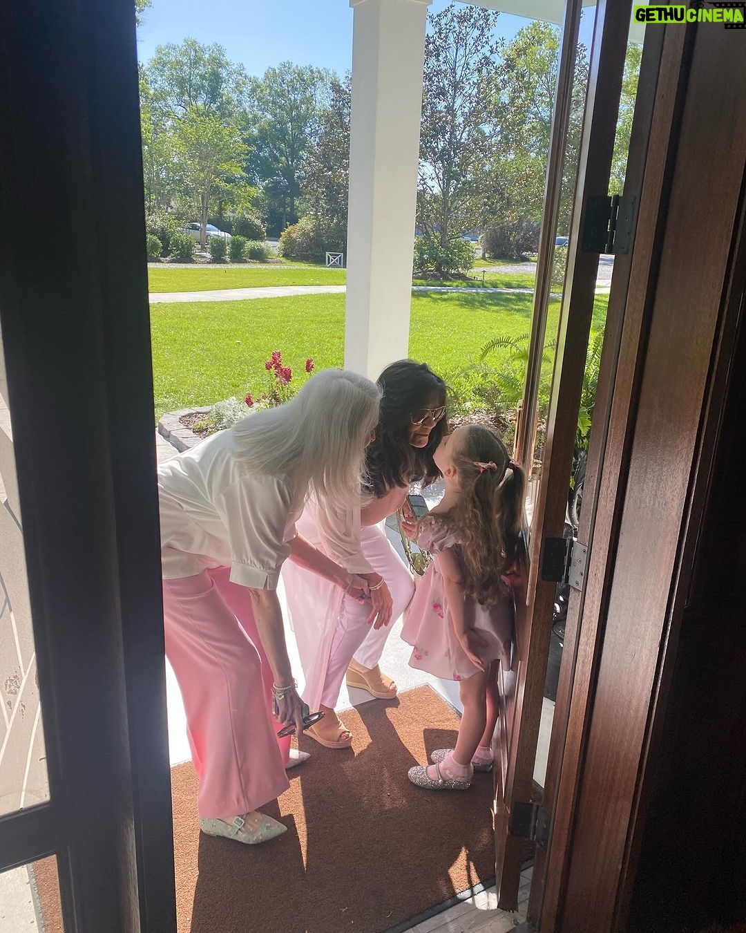 Jamie Lynn Spears Instagram - very busy weekend w/ my 2 fav girls. mama is tired. many more pics to share after I catch my breath, and wrap my head around how fast they grow up on usππ€π―ββοΈ Strawberry Manor Event Venue