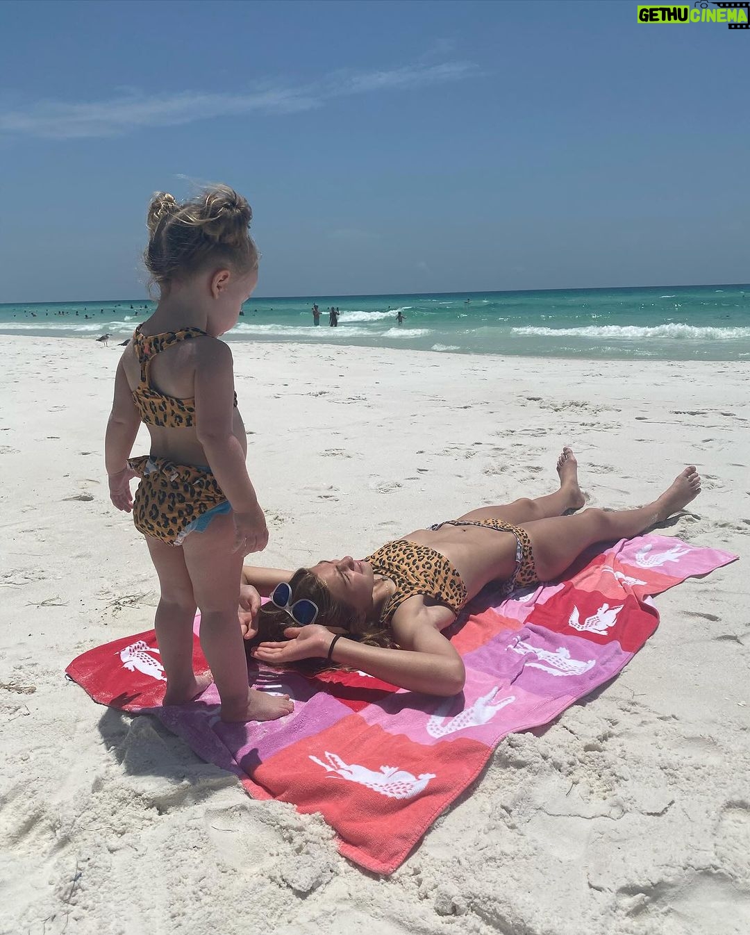 Jamie Lynn Spears Instagram - Happy 6th Birthday IVEY🎈6 years of pure JOY & laughter🎀🤍