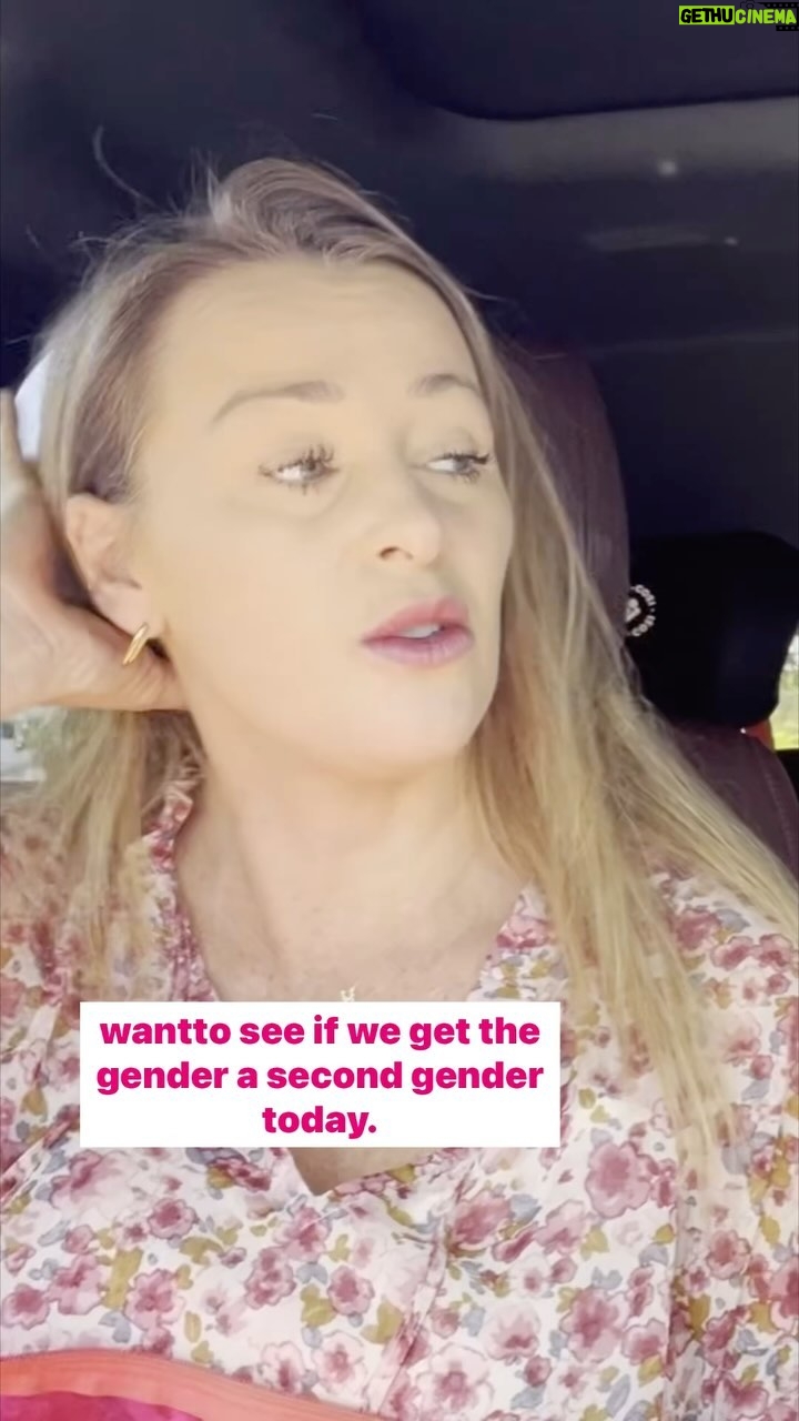 Jamie Otis Instagram - We have the sealed envelope of twin #2’s gender!!🤰👏🎉 We YouTube’d our trip to the doc (link in bio).🤗 In this vid I share my prediction for baby #2 gender based on baby’s nubs—and Doug completely disagrees! 🤪🤣 BUT one week from today we will KNOW & be sharing baby #2’s gender with everyone!🎉🩷💙 We’re going to do a second gender reveal this weekend!!🥳 (not nearly as lavish as the first🤪) Just for fun we are going to let the kiddos hit a piñata and it’ll be filled with either blue or pink for the second baby’s gender!🩷💙 I wouldn’t usually go live for our gender reveals, but there are a few girlfrans who subscribe to my IG and I thought it’d be nice to invite them to be there with us live since they subscribe!!☺️ Just an extra little perk for choosing to subscribe.🥰 If you wanna join us live for the gender reveal for baby #2, I’d love to invite you to join my lil exclusive community of amazing girlfrans!!! We’re a group of loving, supportive and KIND women! I’d absolutely love to have you be there with us when the kiddos hit the piñata & we find out!🤗 ahhh! I cannot wait!!!🤗👏🎉 If being with us live isn’t your thing, no worries at all bc exactly one week from now we will be sharing the gender in our next YouTube video just as usually planned!🎉🎉🎉 We are so pumped you are on this twin journey with us! We cannot wait to find out what baby number 2 will be!!! I really haven’t been shopping for them or planning names bc I feel like I need to know what I’m having first! lol I don’t know how you ladies who wait til birth to find out the gender do it! I just can’t wait that long!🤪😅😆 Genuinely curious - Did you wait to find out the gender at birth or do you find out asap too?? 🤰💞 #genderreveal #twinmom #twinpregnancy #preggolife #pregnancylife #rainbowbaby #genderrevealparty