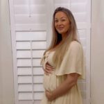 Jamie Otis Instagram - WE FIND OUT THE GENDER OF OUR TWINS TODAY!👶🤰👶 I have been dying to know if we have girls or boys or one of each growing inside me!!🥰 I’ve always wanted identical twin girls, but I’d truly be happy with boys or boy and girl too!☺️ It’s extra fun with twins bc if it says “boy” then we’re gonna have to do another fun surprise reveal to find out if they’re both boys or just one bc the dna kit only knows one!🤗😆 I can’t wait for YOU & all my bestest girlfrans who subscribe to join us LIVE to find out the genders right along with us tonight at 5EST!🥳🥰🤗 It’s not too late to join if you want to! Just click the subscriber button on my IG! If you can’t join live, I will have a YouTube video up Monday at 8EST with everything from today! 🥳🥳🥳 Ahh, I can’t wait! Henley & Hendrix will be playing tic tac toe!!💕💕💕 What do you think?! Just for fun, put your last guess below and then we can see if you’re right! 🤗 Also! I never know how to tell if I’m carrying “high” or “low” … what does it look like to you? How do you even know!!?? 😆😅 #twinmom #twin #pregnancy #firsttrimester #preggers #preggobelly #genderreveal #genderrevealparty #babybumps 🤰👶👶