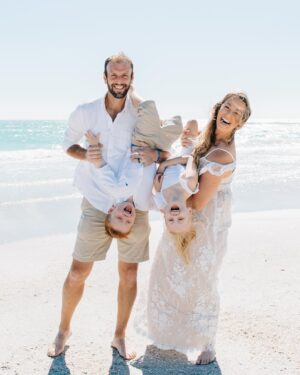 Jamie Otis Instagram - We found out one twin is a BOY.💙 We find out second twin’s gender TOMORROW!! Ahhh I can barely contain my excitement!🥳🤰👶👶

I just handed the envelope (w gender in it) off to Ruth!! She is filling up a piñata with pink or blue items so our kiddos can have fun swinging for the gender!💙🩷 

Life is too short not to CELEBRATE every milestone and small achievement…and we are having the most fun CELEBRATING OUR TWINS.🎉

Thanks for all the love and support and prayers!🙏 I feel incredibly blessed to have you cheering for us! We love you!😘

Monday at 8 we share the YouTube video of the reveal but if you wanna join us live you still have a chance to subscribe to my IG! I’d love to have ya in my lil exclusive corner!🥰🥰🥰

I’ve always kinda thought there was a boy and girl in there ?although I really wanted girls 😆) but recently (see last post for reasons) I think it MIGHT BE BOY/BOY!!!💙💙 Doug, Hendrix and Henley think boy/girl. …. So AMAZING to think we will know for CERTAIN TOMORROW!!!🎉🎉🎉🎉🎉

Just for fun- put your last guesses below to see if you’re right 👇

#genderreveal #genderrevealparty #preggo #twinpregnancy #boymom #girlmom #pregnancy