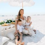 Jamie Otis Instagram - We found out one twin is a BOY.💙 We find out second twin’s gender TOMORROW!! Ahhh I can barely contain my excitement!🥳🤰👶👶 I just handed the envelope (w gender in it) off to Ruth!! She is filling up a piñata with pink or blue items so our kiddos can have fun swinging for the gender!💙🩷 Life is too short not to CELEBRATE every milestone and small achievement…and we are having the most fun CELEBRATING OUR TWINS.🎉 Thanks for all the love and support and prayers!🙏 I feel incredibly blessed to have you cheering for us! We love you!😘 Monday at 8 we share the YouTube video of the reveal but if you wanna join us live you still have a chance to subscribe to my IG! I’d love to have ya in my lil exclusive corner!🥰🥰🥰 I’ve always kinda thought there was a boy and girl in there ?although I really wanted girls 😆) but recently (see last post for reasons) I think it MIGHT BE BOY/BOY!!!💙💙 Doug, Hendrix and Henley think boy/girl. …. So AMAZING to think we will know for CERTAIN TOMORROW!!!🎉🎉🎉🎉🎉 Just for fun- put your last guesses below to see if you’re right 👇 #genderreveal #genderrevealparty #preggo #twinpregnancy #boymom #girlmom #pregnancy