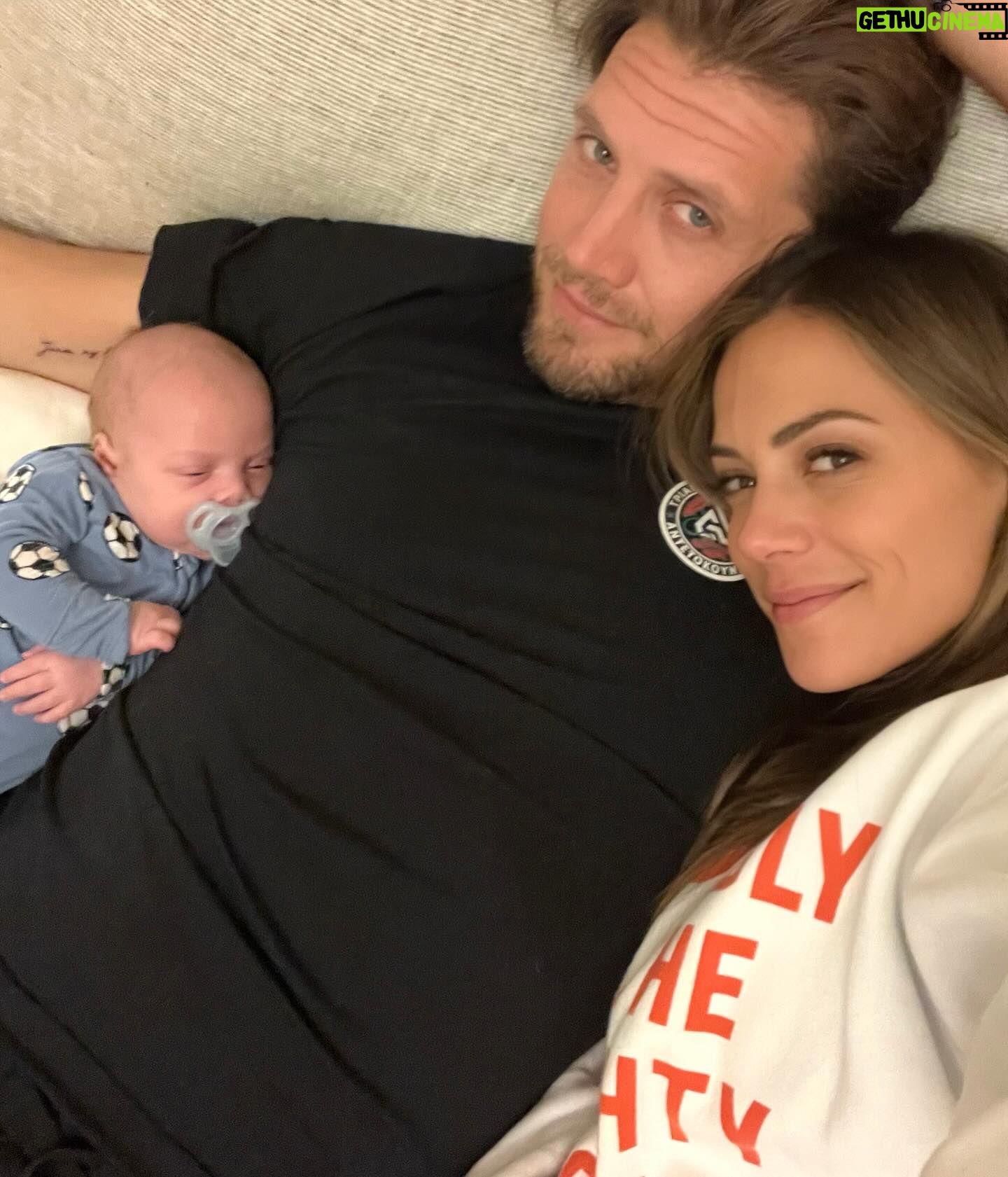 Jana Kramer Instagram - Heading into 2024 a little tired and blessed 😉…. #newyearseve #happynewyear