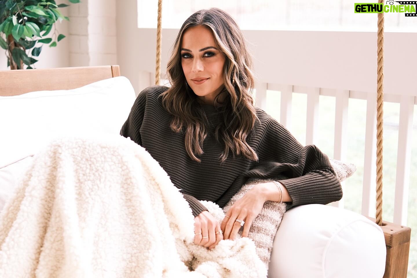 Jana Kramer Instagram - My sacred place ♥️. The one thing I wanted the most in my new house. A screened in porch. Reminds me of Michigan. Reminds me of home…