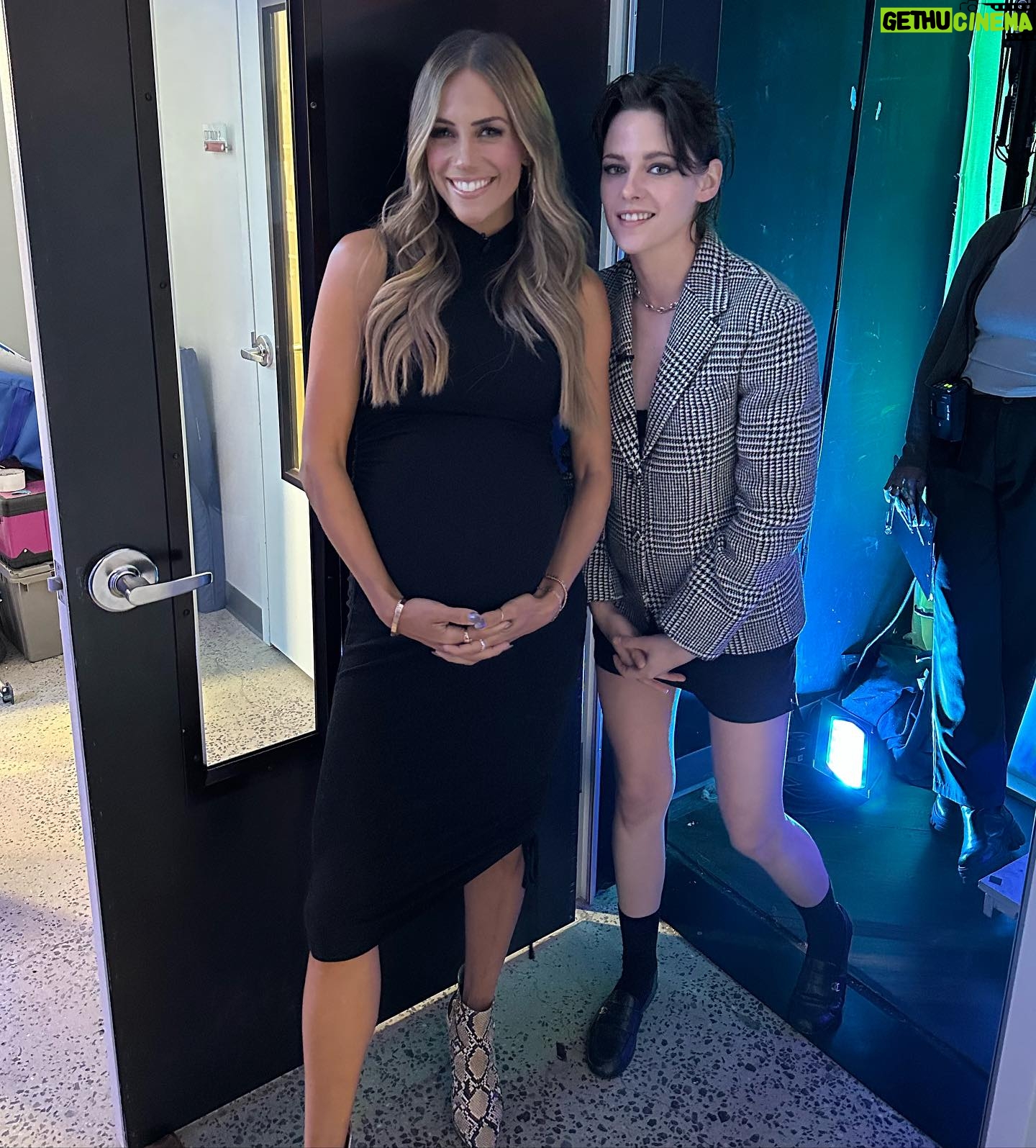 Jana Kramer Instagram - Press week highlights. ✨ So honored to have been on these shows promoting @thenextchapterjk