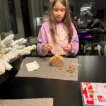 Jana Kramer Instagram - Rudolph, gingerbread houses, and s’mores. Perfect holiday night. 🌲♥️
