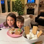 Jana Kramer Instagram - Rudolph, gingerbread houses, and s’mores. Perfect holiday night. 🌲♥️