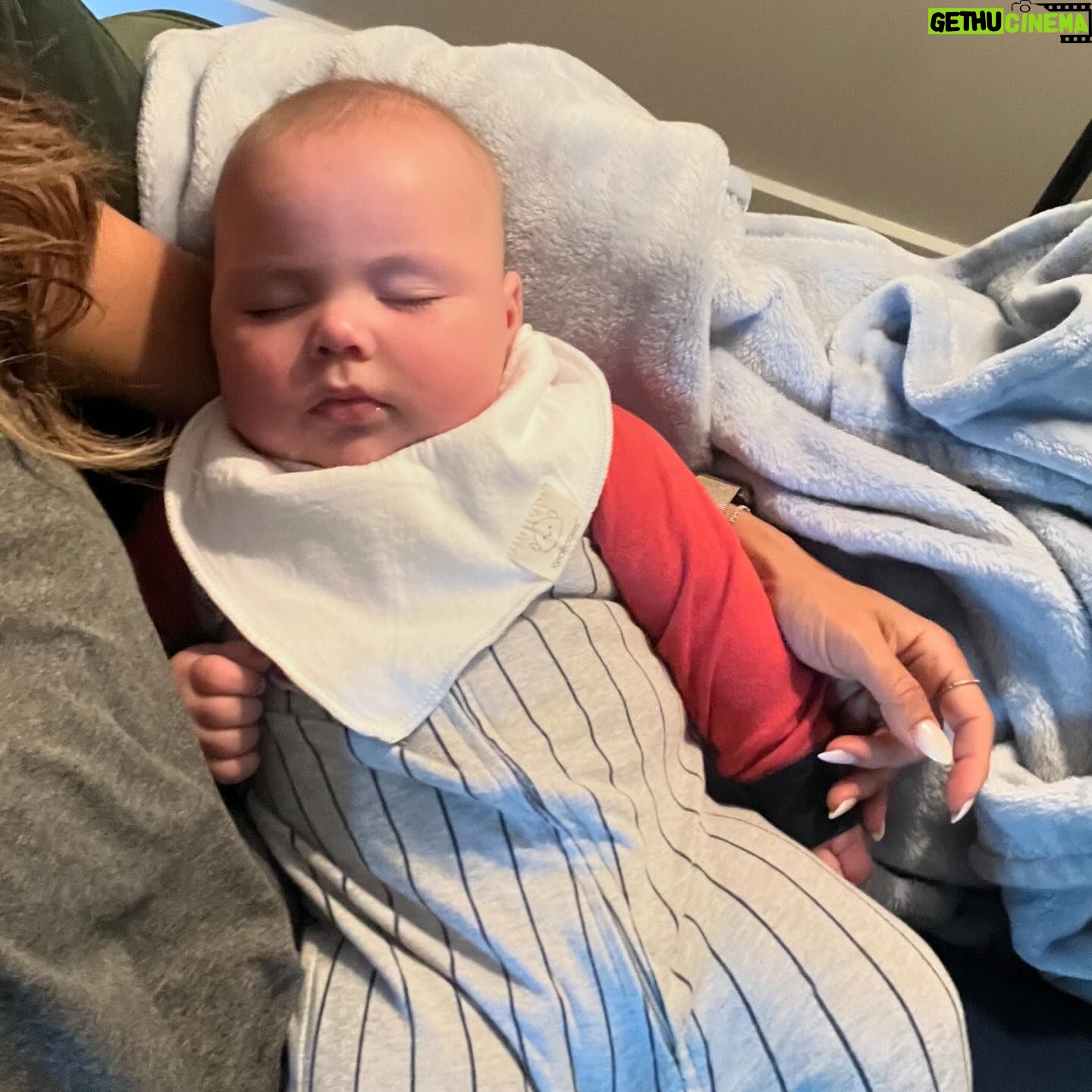 Jana Kramer Instagram - Roman…and all of his looks💙 #meatball