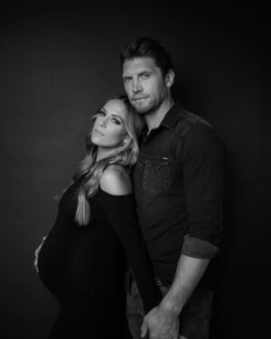 Jana Kramer Instagram - Appreciation post for this man right here…. @superiorstriker thank you for being the most patient, supportive and loving partner during these past 8 months. From holding my hair when I was sick to lathering cheese on all my bagels when u hate the smell of cheese ;) and loving me unconditionally during all the different trimesters ;) …. Thank you. Me and the kids are so lucky to have you in our life and I can’t wait to hold our little creation💙