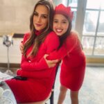Jana Kramer Instagram - Holiday tea time tradition with my girl and our favorite girls 💕☕️🌲