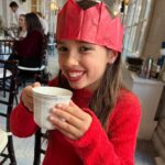 Jana Kramer Instagram - Holiday tea time tradition with my girl and our favorite girls 💕☕️🌲