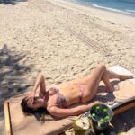 Jana Kramer Instagram - Last day beach vibes
