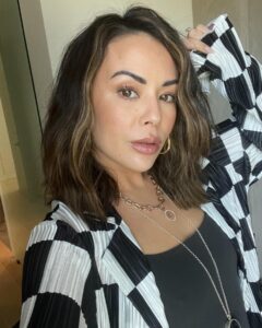 Janel Parrish Instagram - In my short hair era 💁🏻‍♀️