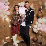 Janette Manrara Instagram - Lyra’s first ever festival and I think she definitely styled it out well and w/ a pretty cool gang! Haha! Fantastic time at Sara’s 40th Birthday Festival Weekend! 🌸 📸: @nickyjohnston