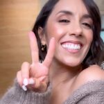 Janette Manrara Instagram - What an exciting shoot today! Cannot wait to share it for you all to see! Thanks @summerdyason for giving me this natural look for it too! There’s a clue in the video…. Can you guess what the shoot could have been for? 🙌🏼 #makeupreveal #book #harpercollins #photoshoot #naturallookingmakeup #strictly #tinydancer