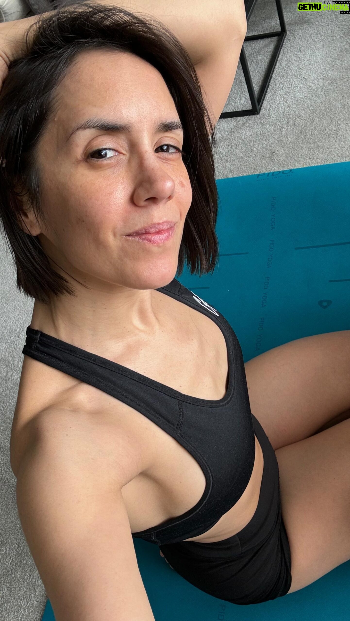 Janette Manrara Instagram - Woke up feeling a little ‘meh’ today. Not all days are great days and it’s important to share those days that aren’t too great on here as well. Not sure why…. I might just be tired, hormones, subconscious worries and thoughts; who knows. All I know is that I love to stretch and breathe to help me through any kind of low moment. Lyra was having her mid-morning nap so took some time to light a candle, just breathe and stretch and immediately I started feeling better. Not to mention Lyra’s smile and cuddles, that’s the best medicine I could ask for 🤍 Sending love to anyone else having a ‘meh’ day today. We got this ✨