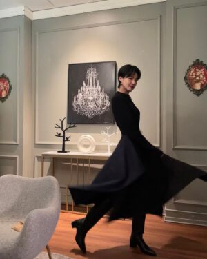 Jang Do-yeon Instagram - 촤라락 💃