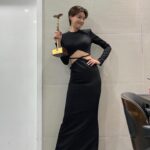 Jang Do-yeon Instagram - 인기상을 주셨으니 새해에는 더욱 인기를 뽐내보겠습니다 😎